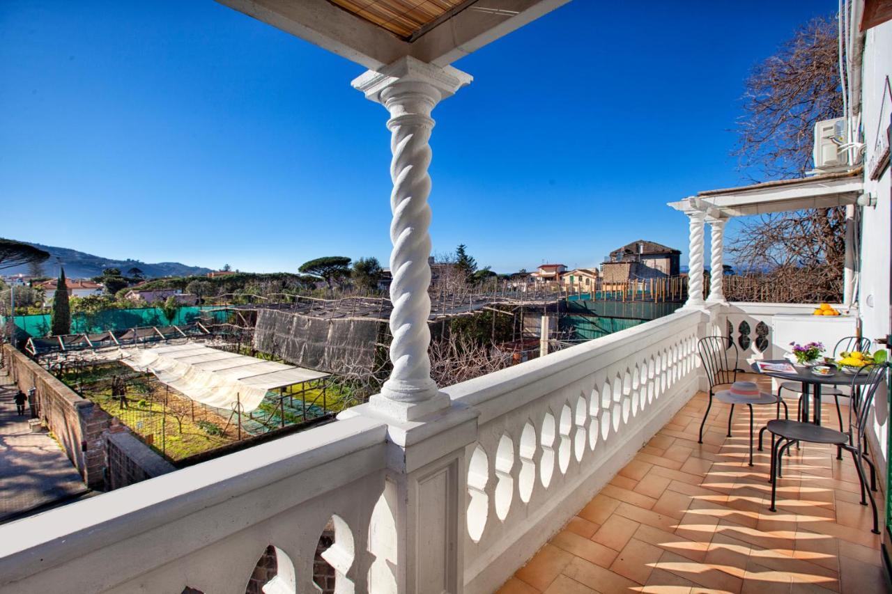 Estate4Home - Villa Lina Сант'Агнело Екстериор снимка